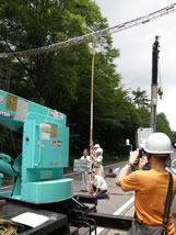 工事の様子。道路からの高さを確認。